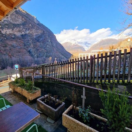 Kunstplanet Im Herzen Der Alpen Am Planetenweg Visp Kültér fotó